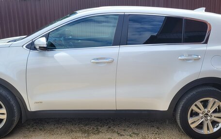 KIA Sportage IV рестайлинг, 2018 год, 2 400 000 рублей, 4 фотография