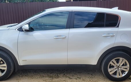 KIA Sportage IV рестайлинг, 2018 год, 2 400 000 рублей, 3 фотография