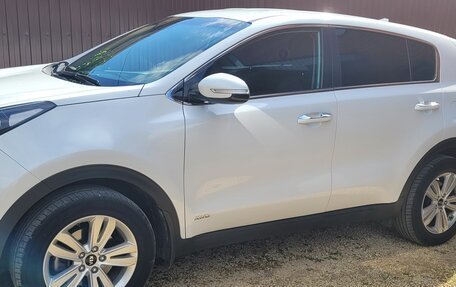 KIA Sportage IV рестайлинг, 2018 год, 2 400 000 рублей, 6 фотография