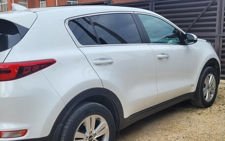 KIA Sportage IV рестайлинг, 2018 год, 2 400 000 рублей, 21 фотография