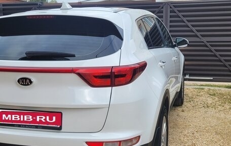 KIA Sportage IV рестайлинг, 2018 год, 2 400 000 рублей, 24 фотография