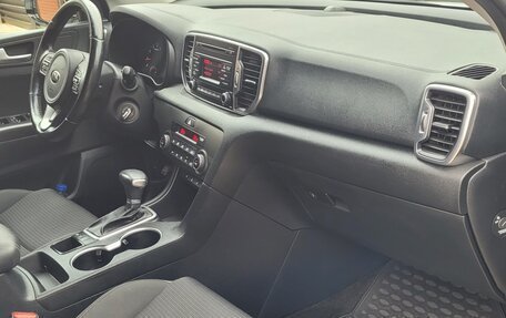 KIA Sportage IV рестайлинг, 2018 год, 2 400 000 рублей, 34 фотография