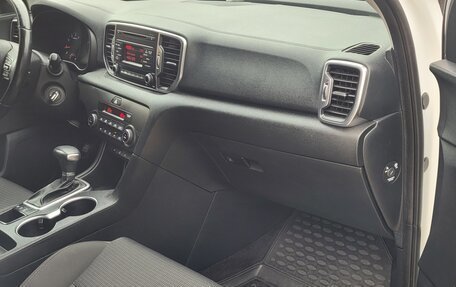 KIA Sportage IV рестайлинг, 2018 год, 2 400 000 рублей, 33 фотография