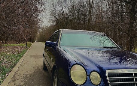 Mercedes-Benz E-Класс, 1997 год, 350 000 рублей, 2 фотография