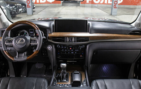 Lexus LX III, 2017 год, 5 650 000 рублей, 13 фотография