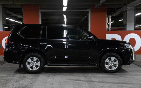 Lexus LX III, 2017 год, 5 650 000 рублей, 4 фотография