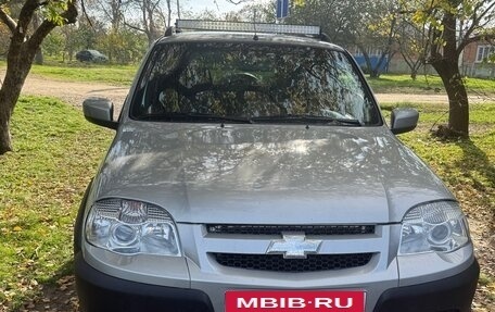 Chevrolet Niva I рестайлинг, 2015 год, 800 000 рублей, 2 фотография