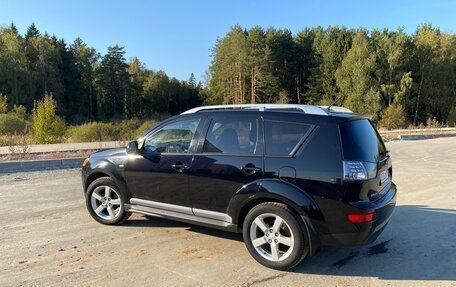 Mitsubishi Outlander III рестайлинг 3, 2008 год, 1 300 000 рублей, 7 фотография