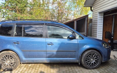 Volkswagen Touran III, 2012 год, 1 000 000 рублей, 5 фотография