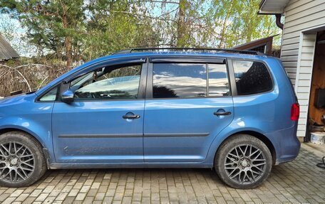 Volkswagen Touran III, 2012 год, 1 000 000 рублей, 4 фотография