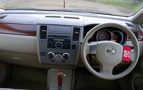 Nissan Tiida, 2004 год, 600 000 рублей, 12 фотография