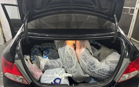 Hyundai Solaris II рестайлинг, 2011 год, 700 000 рублей, 8 фотография