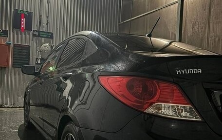 Hyundai Solaris II рестайлинг, 2011 год, 700 000 рублей, 13 фотография