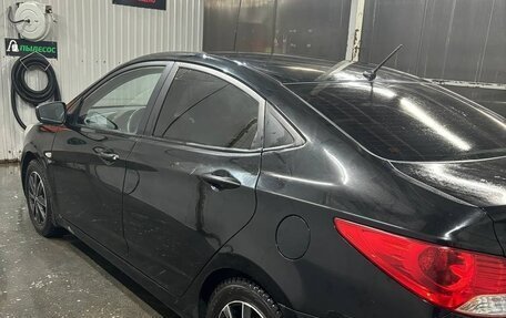 Hyundai Solaris II рестайлинг, 2011 год, 700 000 рублей, 18 фотография