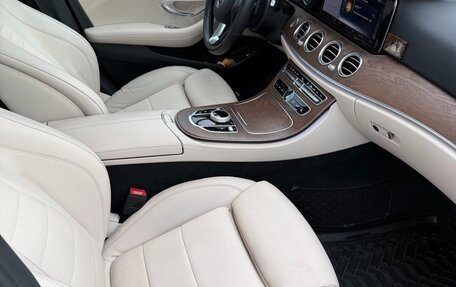 Mercedes-Benz E-Класс, 2018 год, 2 650 000 рублей, 9 фотография