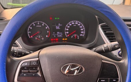 Hyundai Solaris II рестайлинг, 2017 год, 780 000 рублей, 15 фотография