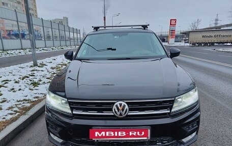 Volkswagen Tiguan II, 2017 год, 1 800 000 рублей, 2 фотография