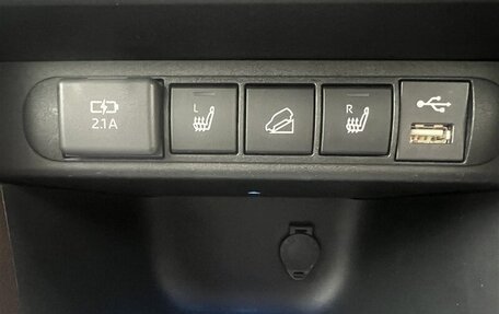 Toyota Yaris Cross, 2021 год, 1 415 000 рублей, 23 фотография