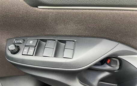 Toyota Yaris Cross, 2021 год, 1 415 000 рублей, 28 фотография