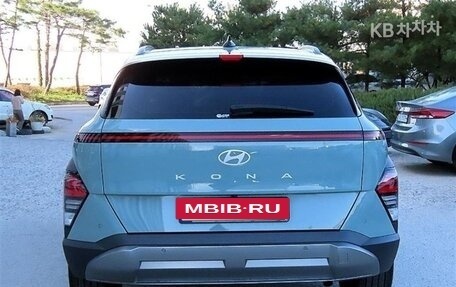 Hyundai Kona, 2023 год, 1 800 000 рублей, 4 фотография