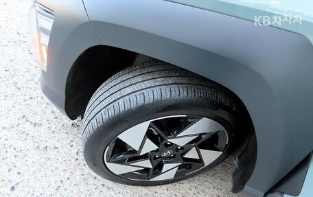 Hyundai Kona, 2023 год, 1 800 000 рублей, 20 фотография