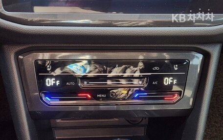 Volkswagen Tiguan II, 2022 год, 2 300 000 рублей, 17 фотография