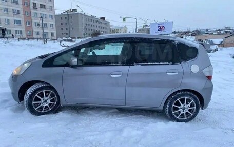 Honda Fit III, 2010 год, 680 000 рублей, 8 фотография