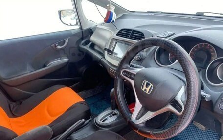 Honda Fit III, 2010 год, 680 000 рублей, 14 фотография