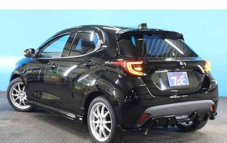 Toyota Yaris, 2022 год, 880 000 рублей, 3 фотография