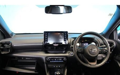 Toyota Yaris, 2022 год, 880 000 рублей, 6 фотография