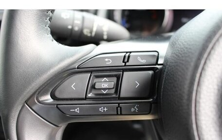 Toyota Yaris, 2022 год, 880 000 рублей, 7 фотография