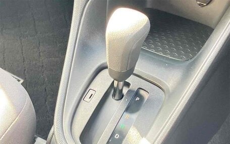 Toyota Yaris, 2022 год, 710 000 рублей, 9 фотография