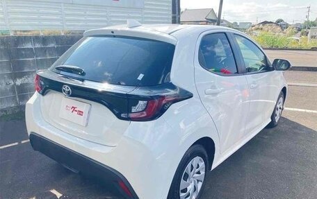 Toyota Yaris, 2022 год, 710 000 рублей, 5 фотография