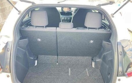 Toyota Yaris, 2022 год, 710 000 рублей, 10 фотография