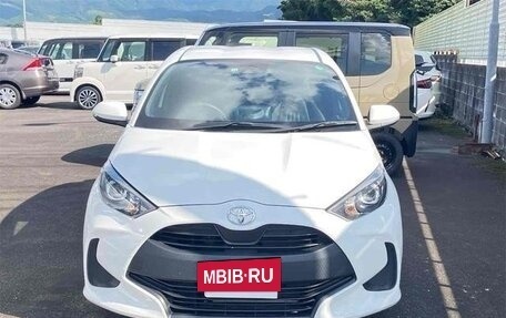 Toyota Yaris, 2022 год, 710 000 рублей, 2 фотография