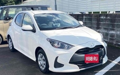 Toyota Yaris, 2022 год, 710 000 рублей, 3 фотография