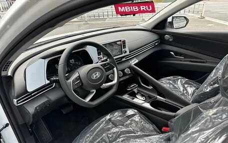 Hyundai Elantra, 2025 год, 1 800 000 рублей, 7 фотография