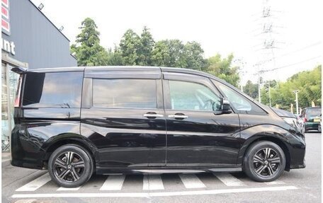 Honda Stepwgn IV, 2022 год, 1 700 000 рублей, 4 фотография