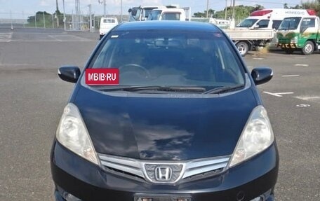Honda Fit Shuttle I рестайлинг, 2015 год, 720 000 рублей, 2 фотография