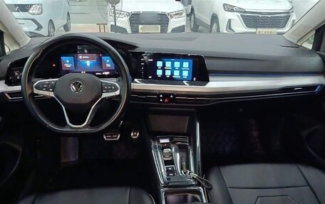 Volkswagen Golf VIII, 2021 год, 1 980 013 рублей, 3 фотография