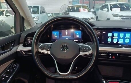 Volkswagen Golf VIII, 2021 год, 1 980 013 рублей, 4 фотография