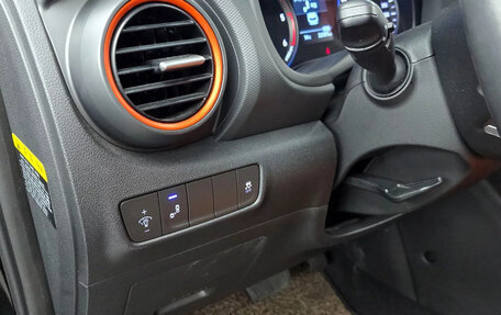 Hyundai Kona I, 2018 год, 1 815 000 рублей, 13 фотография