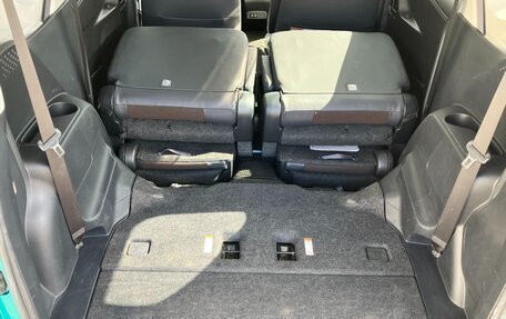 Toyota Sienta II, 2021 год, 1 095 000 рублей, 12 фотография