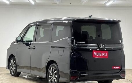 Toyota Voxy III, 2021 год, 3 100 222 рублей, 5 фотография