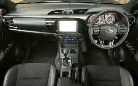 Toyota Hilux VIII, 2024 год, 5 000 000 рублей, 7 фотография