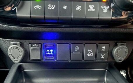 Toyota Hilux VIII, 2024 год, 5 000 000 рублей, 17 фотография