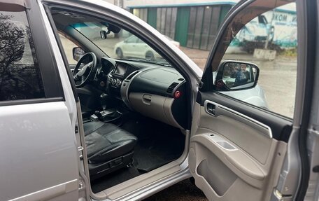 Mitsubishi Pajero Sport II рестайлинг, 2011 год, 1 199 999 рублей, 9 фотография