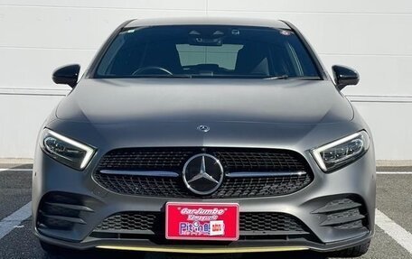 Mercedes-Benz A-Класс, 2018 год, 1 334 555 рублей, 2 фотография