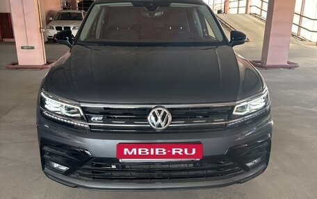 Volkswagen Tiguan II, 2020 год, 3 899 999 рублей, 2 фотография