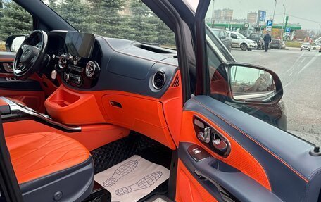 Mercedes-Benz V-Класс, 2023 год, 6 900 000 рублей, 23 фотография